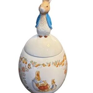 Beatrix Potter Ceramic Peter Rabbit Lidded Jar.